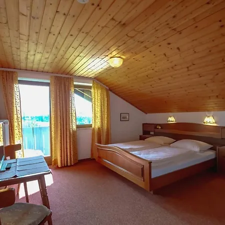 Alex Im Haus Dorn-roeschen, Im Allgaeu * Pfronten