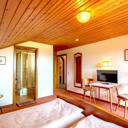 Alex Im Haus Dorn-roeschen, Im Allgaeu