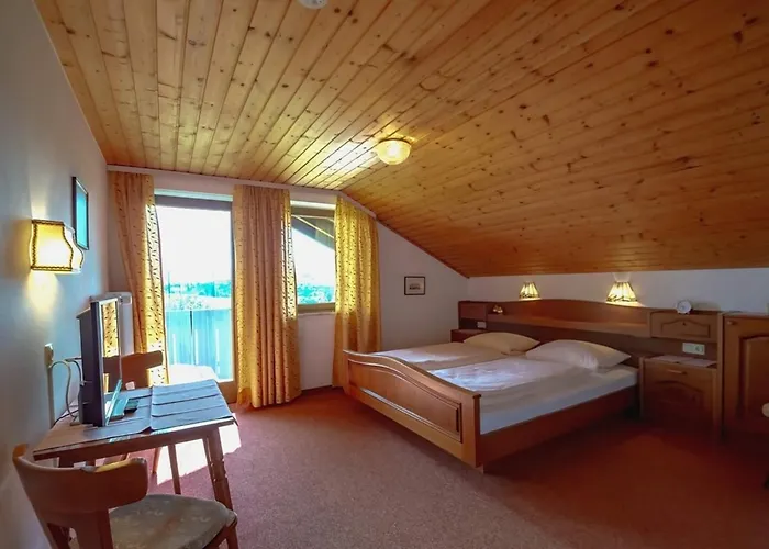 Alex Im Haus Dorn-roeschen, Im Allgaeu * Pfronten